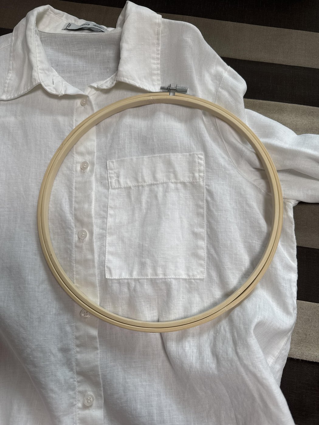 Пяльца на 15 см, которые по итогу оказались большеватыми, но зато они охватывали весь мой рисунок