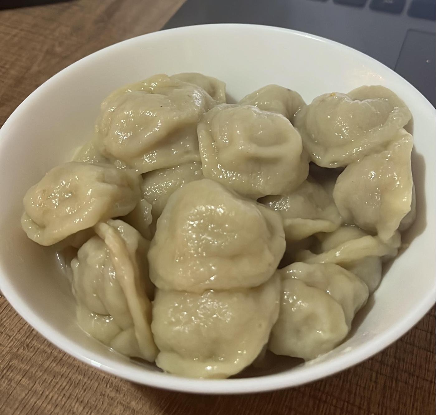 Вы думаете это пельмени? Нет, это маленькие вареные чебуреки! 