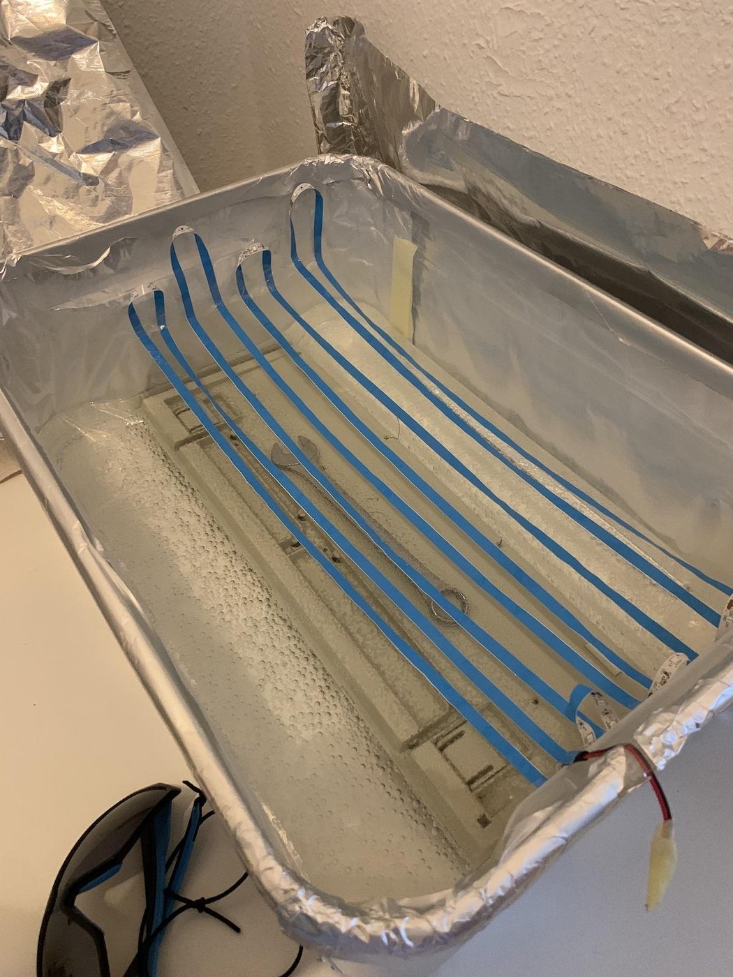 Корпус готов "к варке". Чтобы исключить влияние пластика - все УФ-освещение сверху