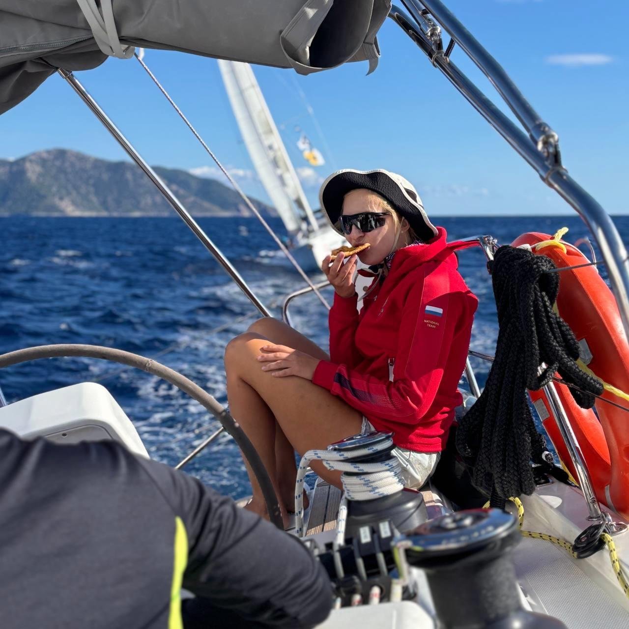 капитан занят самым важным делом