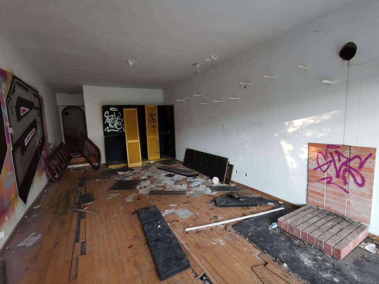 А камин только предполагался