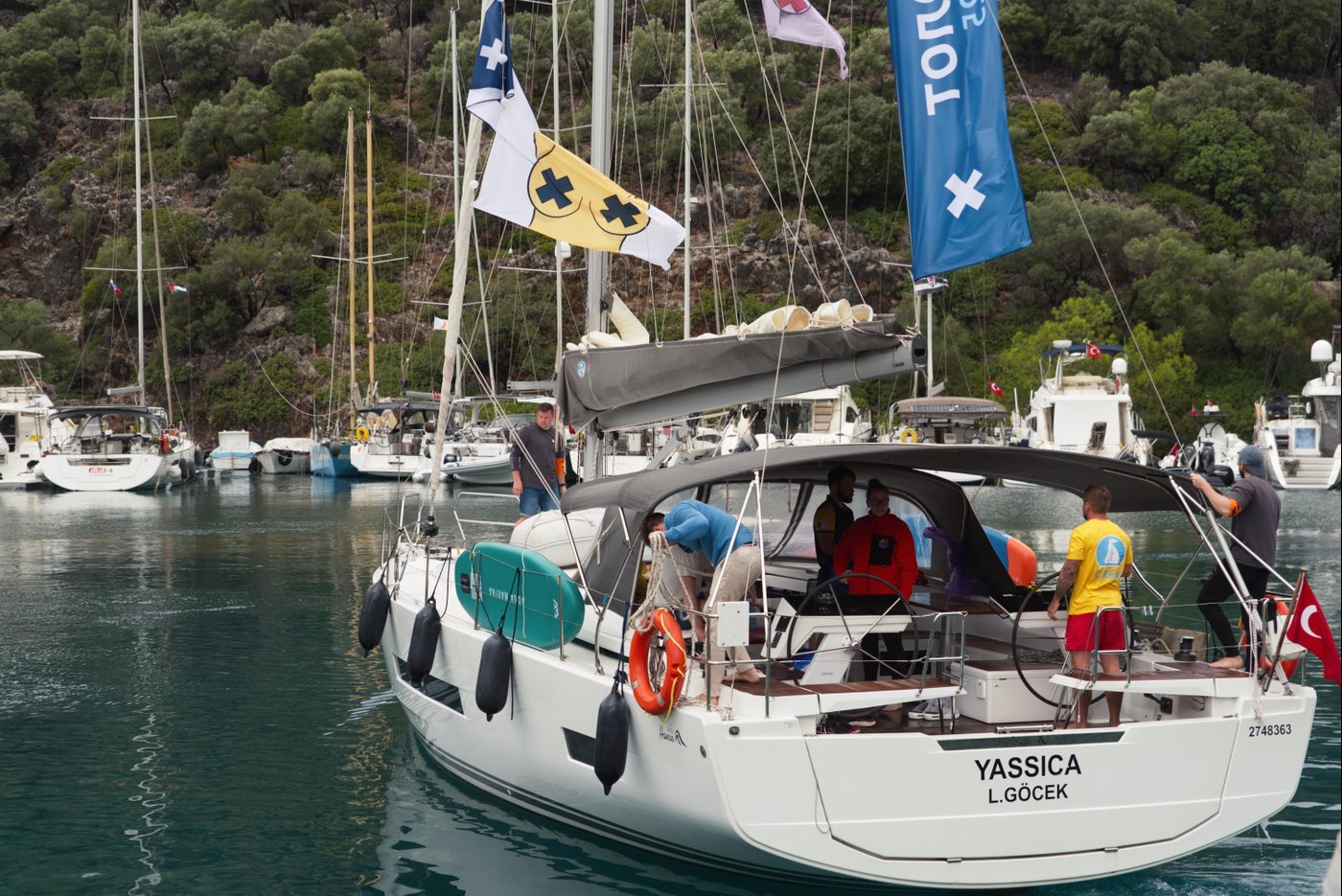 Самый бесстыжий флаг на всем турецком побережье!