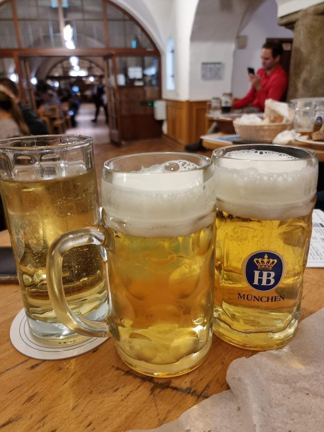 Лимонад слева мой – у нас есть ведь есть Фольксваген