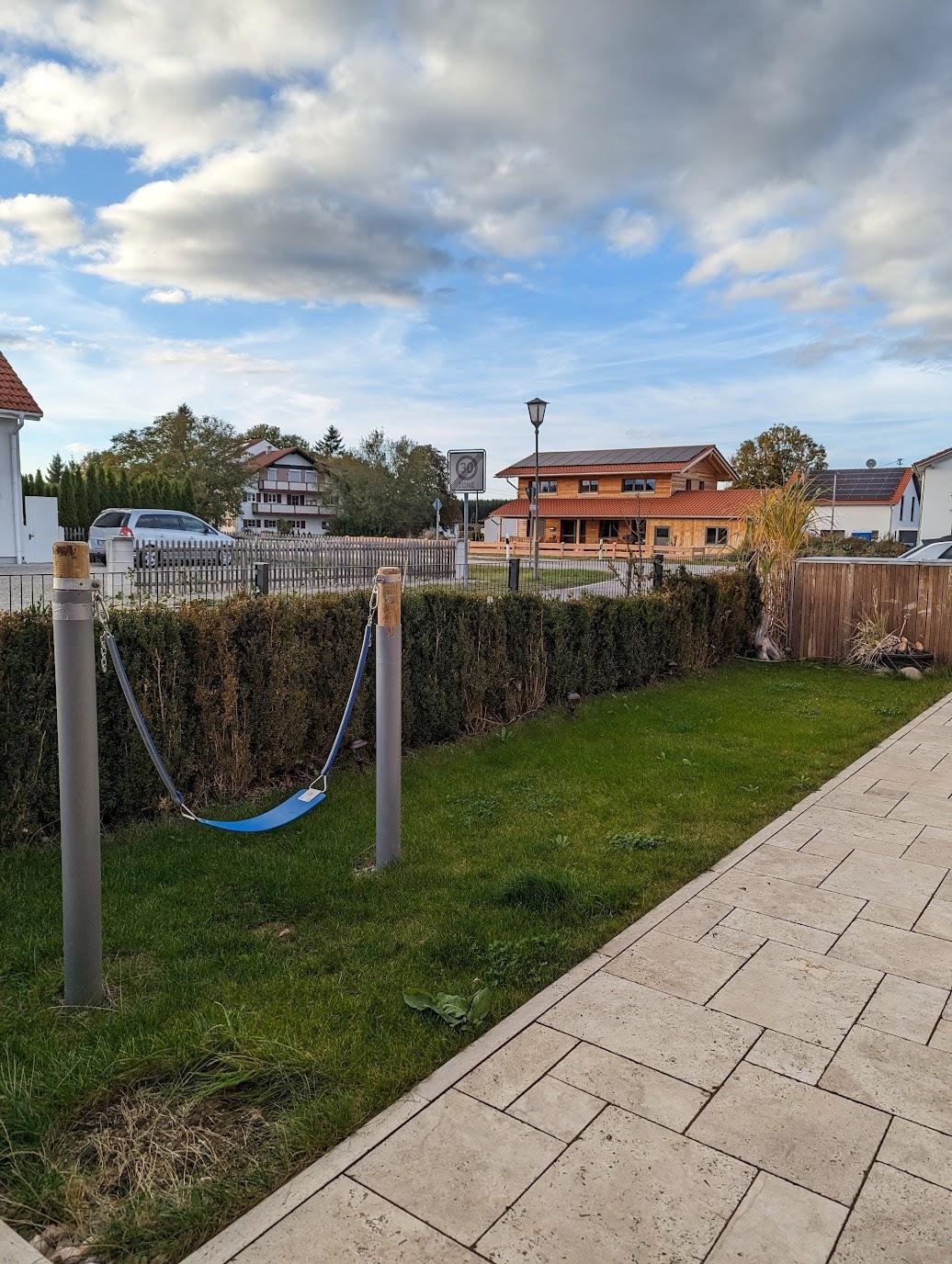 Дворик передний