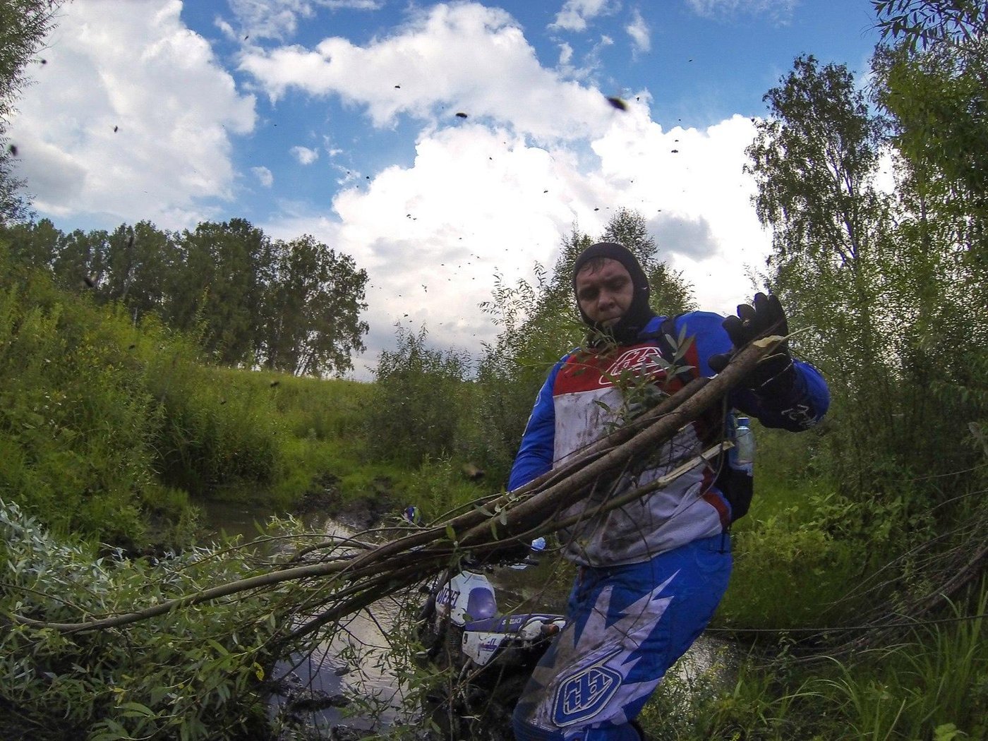 подъехать туда на машине не реально