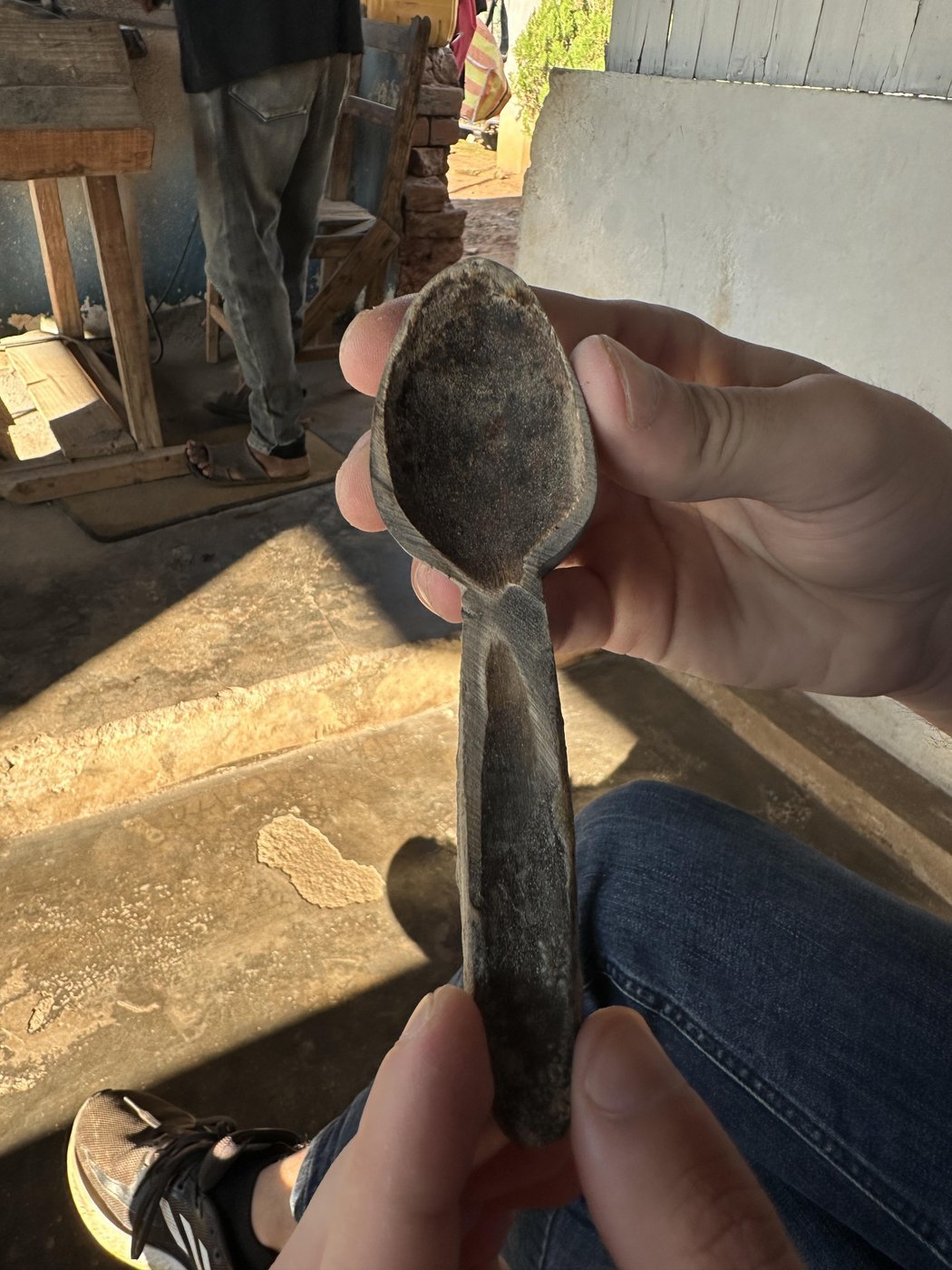 Ложка, сделанная из рога зебу