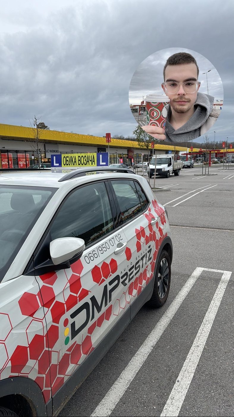 Моя машина — я учился ездить на Volkswagen T-Cross. Все машины в автошколе были новые и классные: Peugeot 2008, Fiat 500, Audi Q2