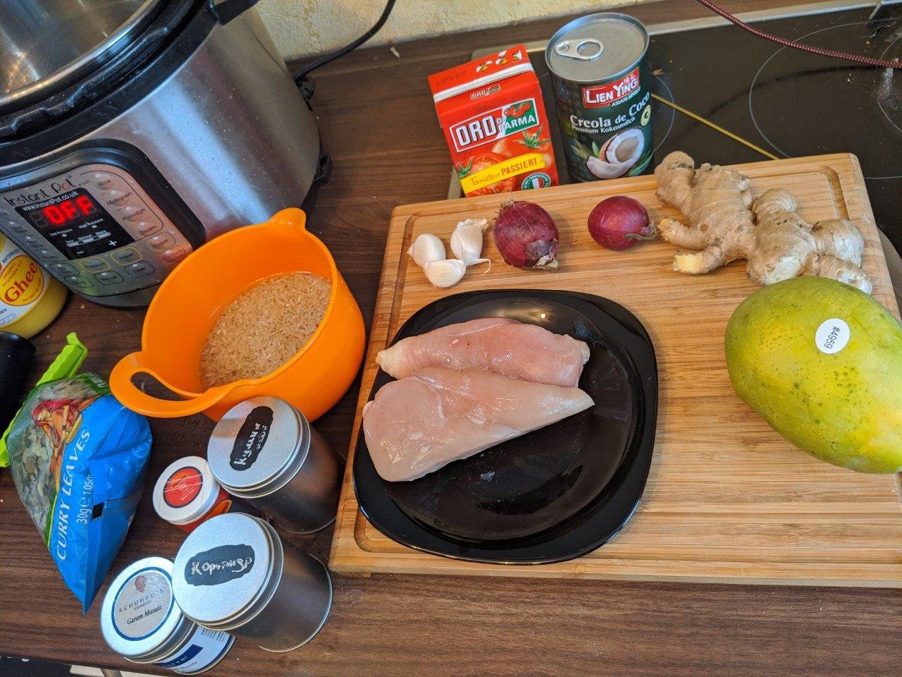 Примерно такой набор. Тут еще манго - это тоже очень вкусно!