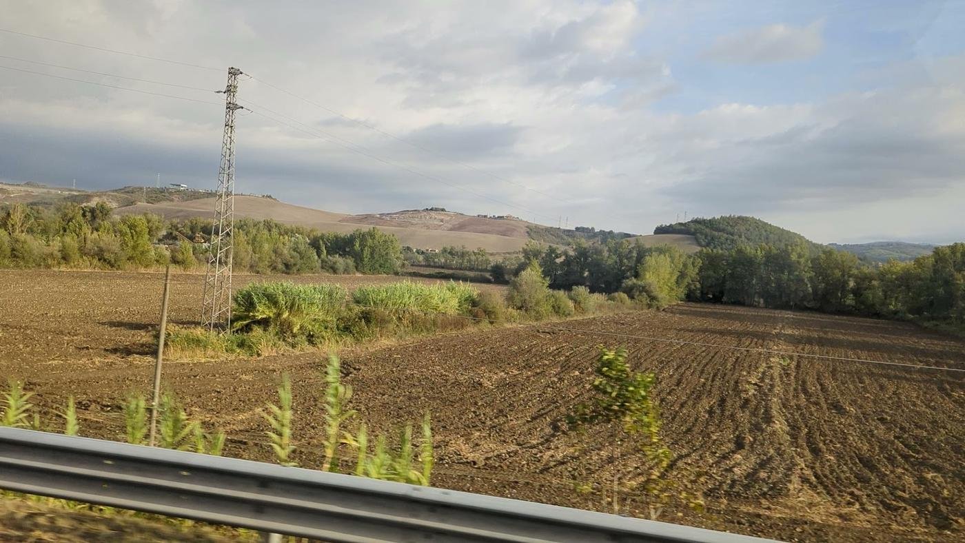 Пейзажи для глаз были непривычные, глазам было приятно наблюдать и рассматривать