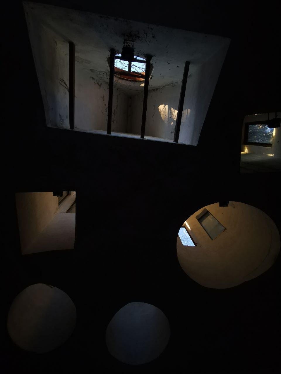 Только дырки от башен