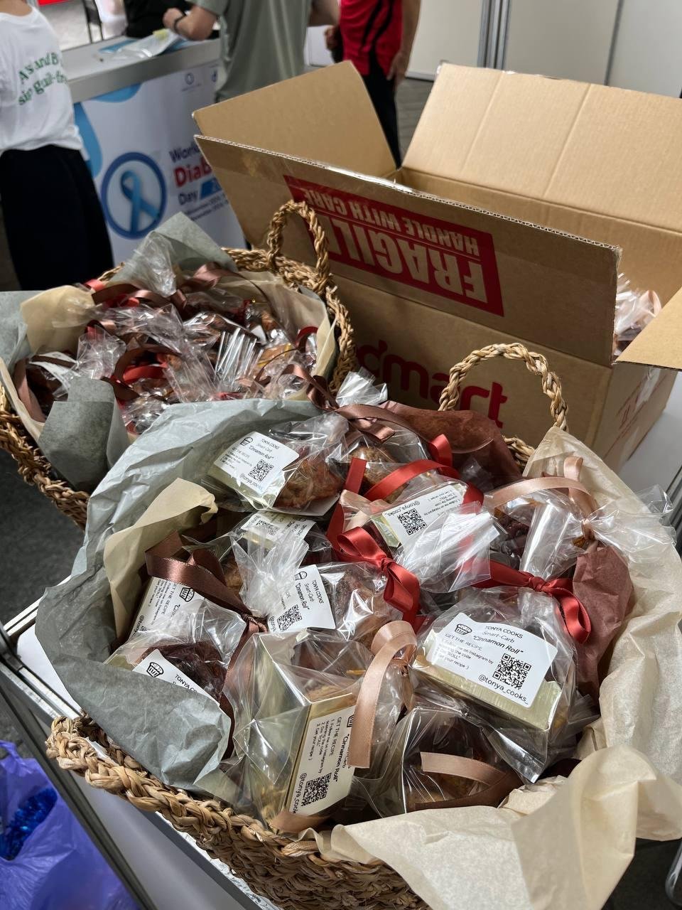 150 порций десертов