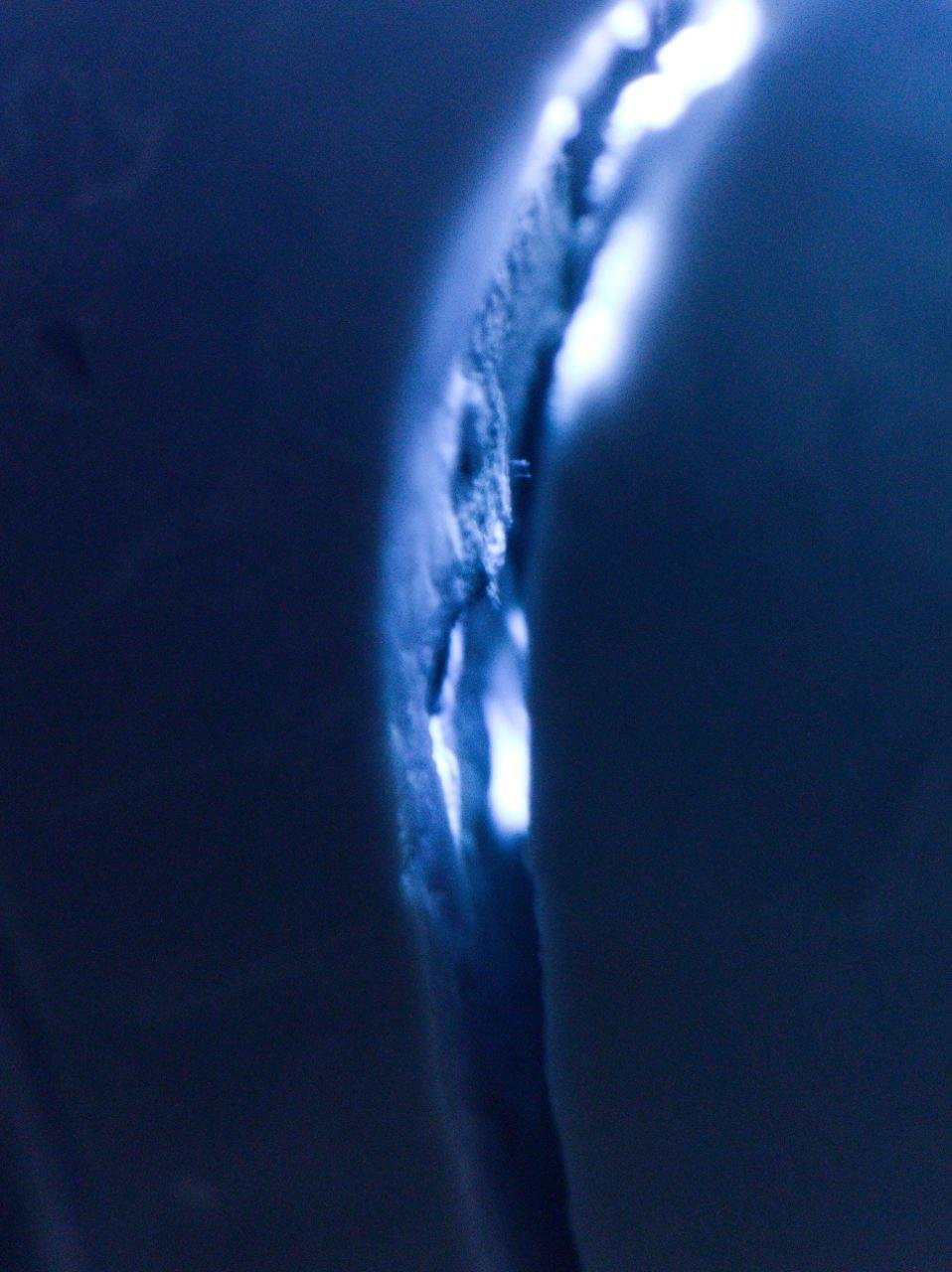 Не знаю что вы тут увидите, но я старался показать затекшую внутрь массу от донора-трубы