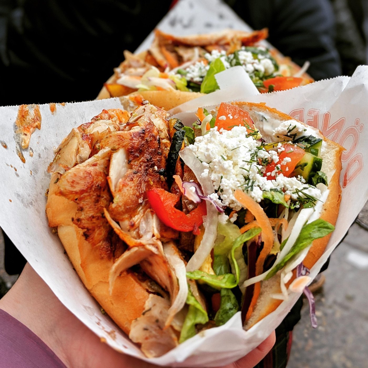 Запомните как выглядит правильный берлинский дёнер. Остальное не тру