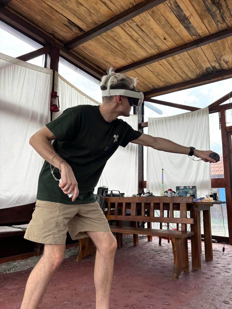 будете знать, чёртовы стекляшки!