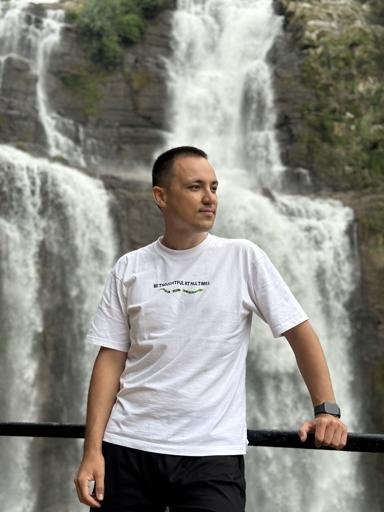 Аватар Виктор Николаев