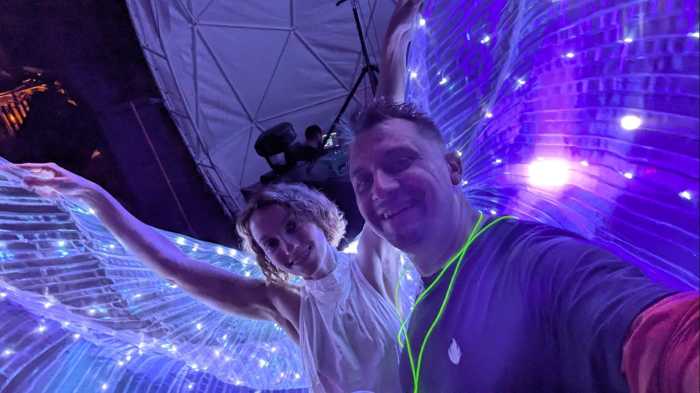 Вот эти крылья мы потом продадим Либерленду!