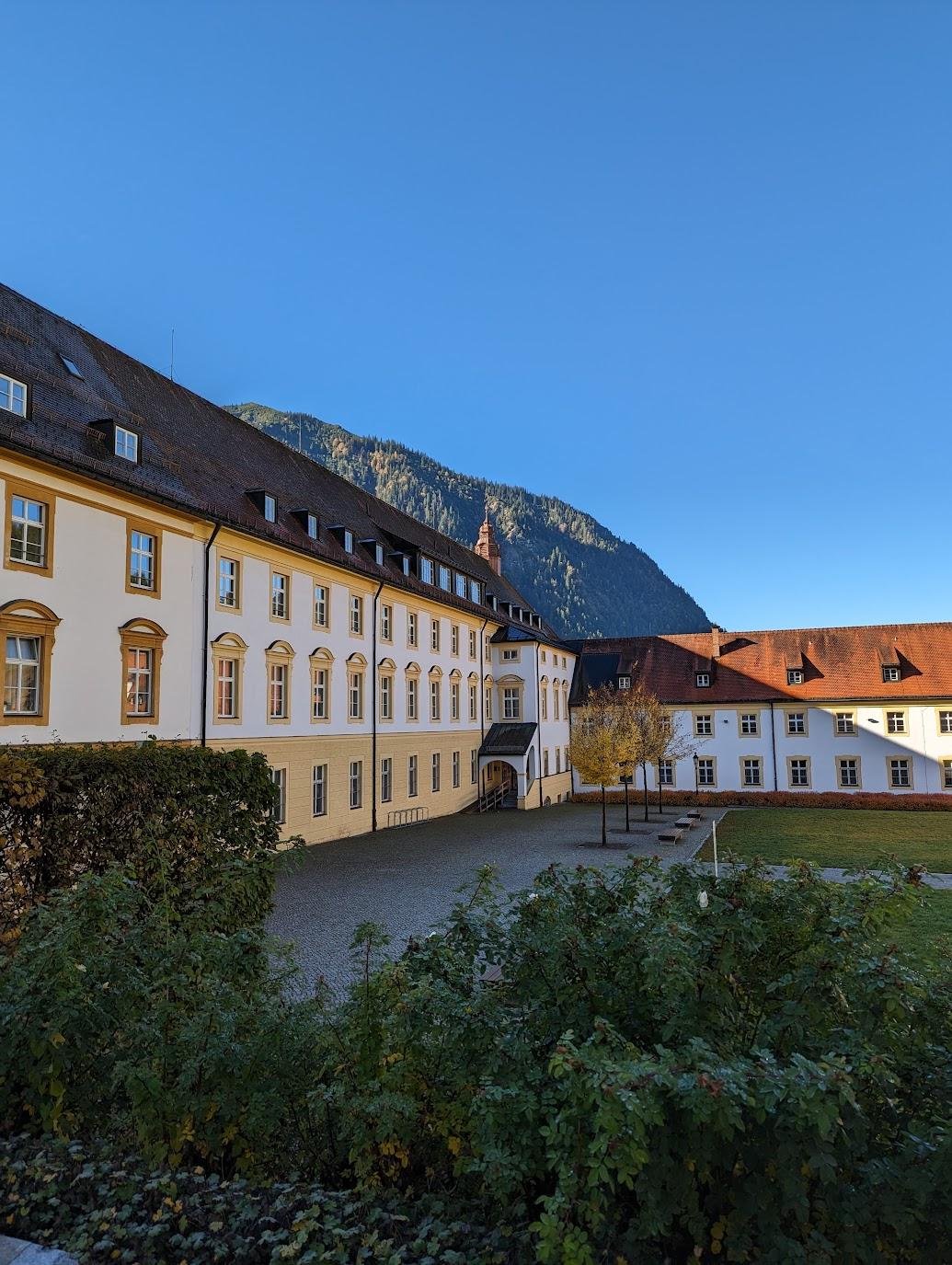 Внутренний двор монастыря