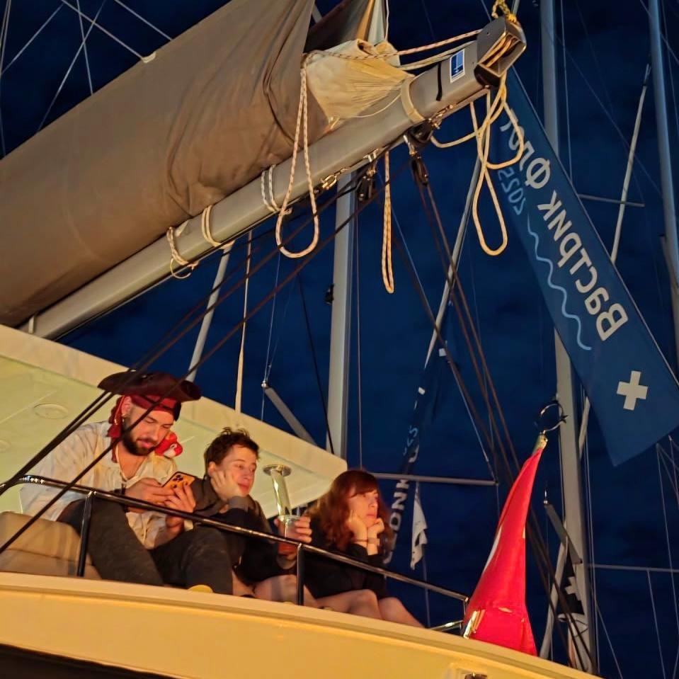 заинтригованная лекцией публика