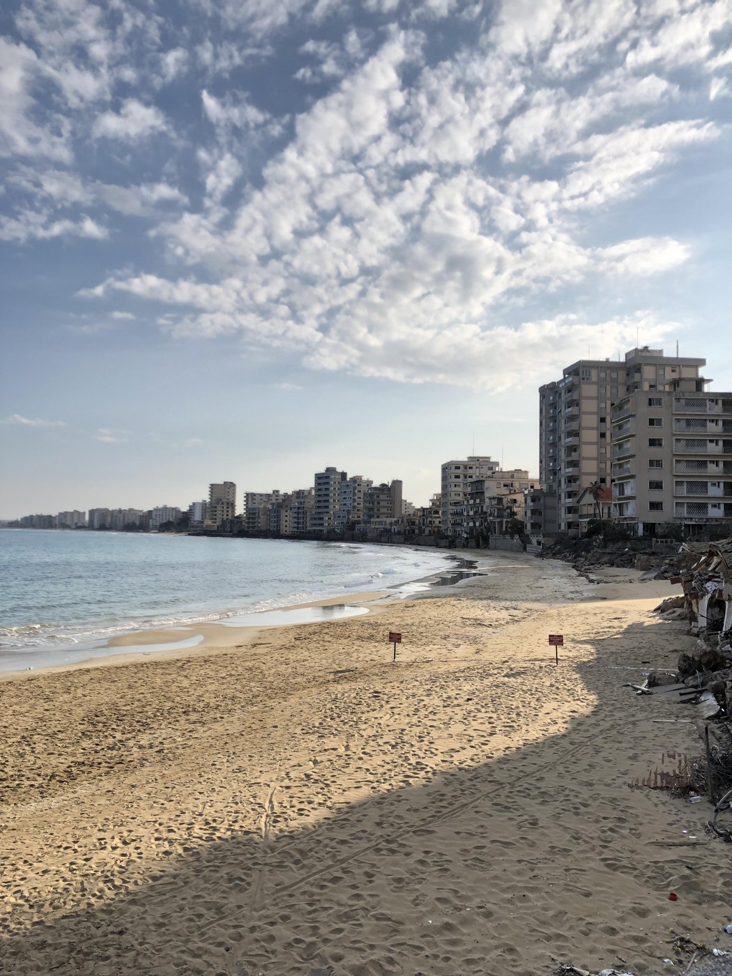до открытия города по интернету в основном гуляли вот такие однотипные фото набережной