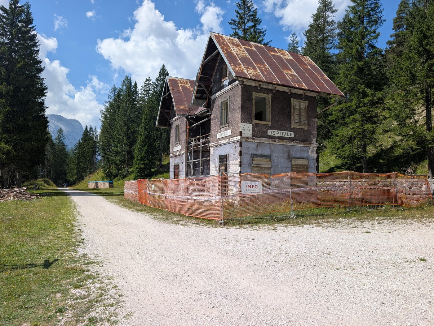 ЖД вокзал на велодорожке