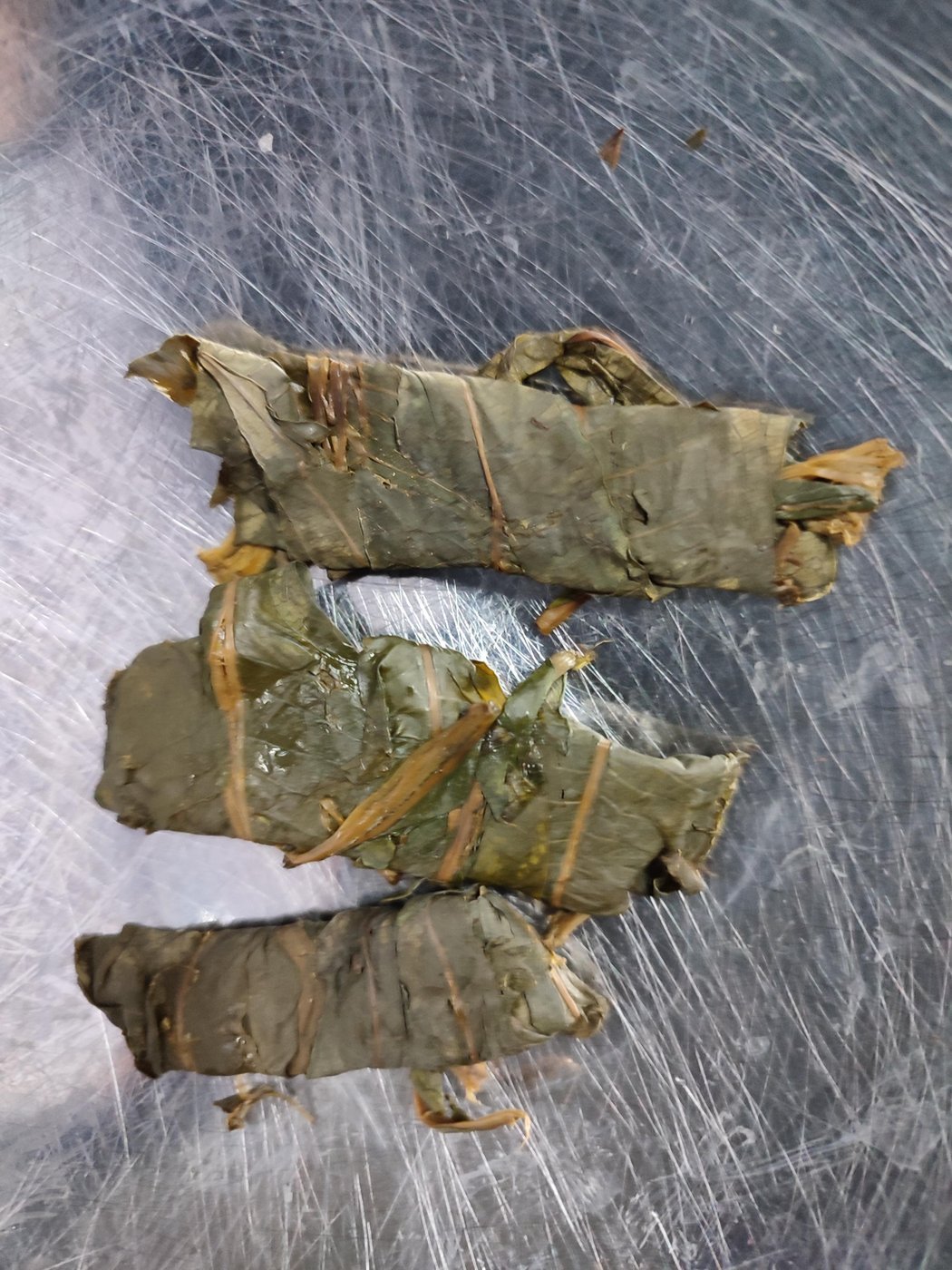 Тестовые скатки листьев, которые я разворачивать не буду