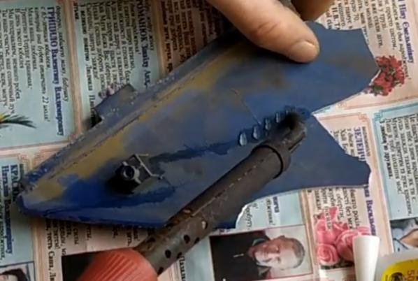 слегка потыкать деталь паяльником, но это соединение доверия не вызывает.