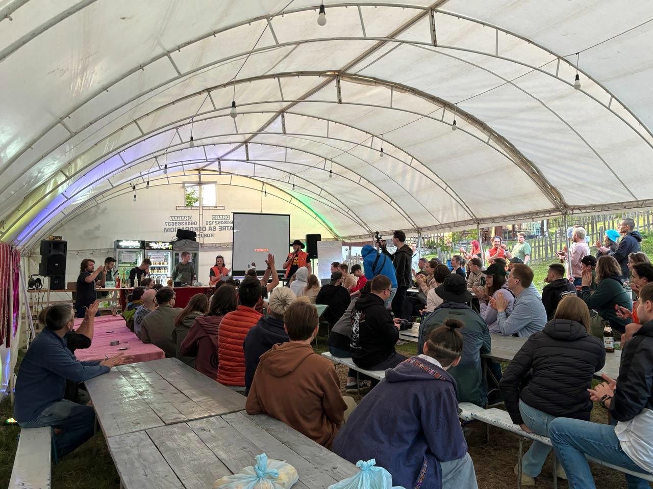 Вася опять что-то задвигает