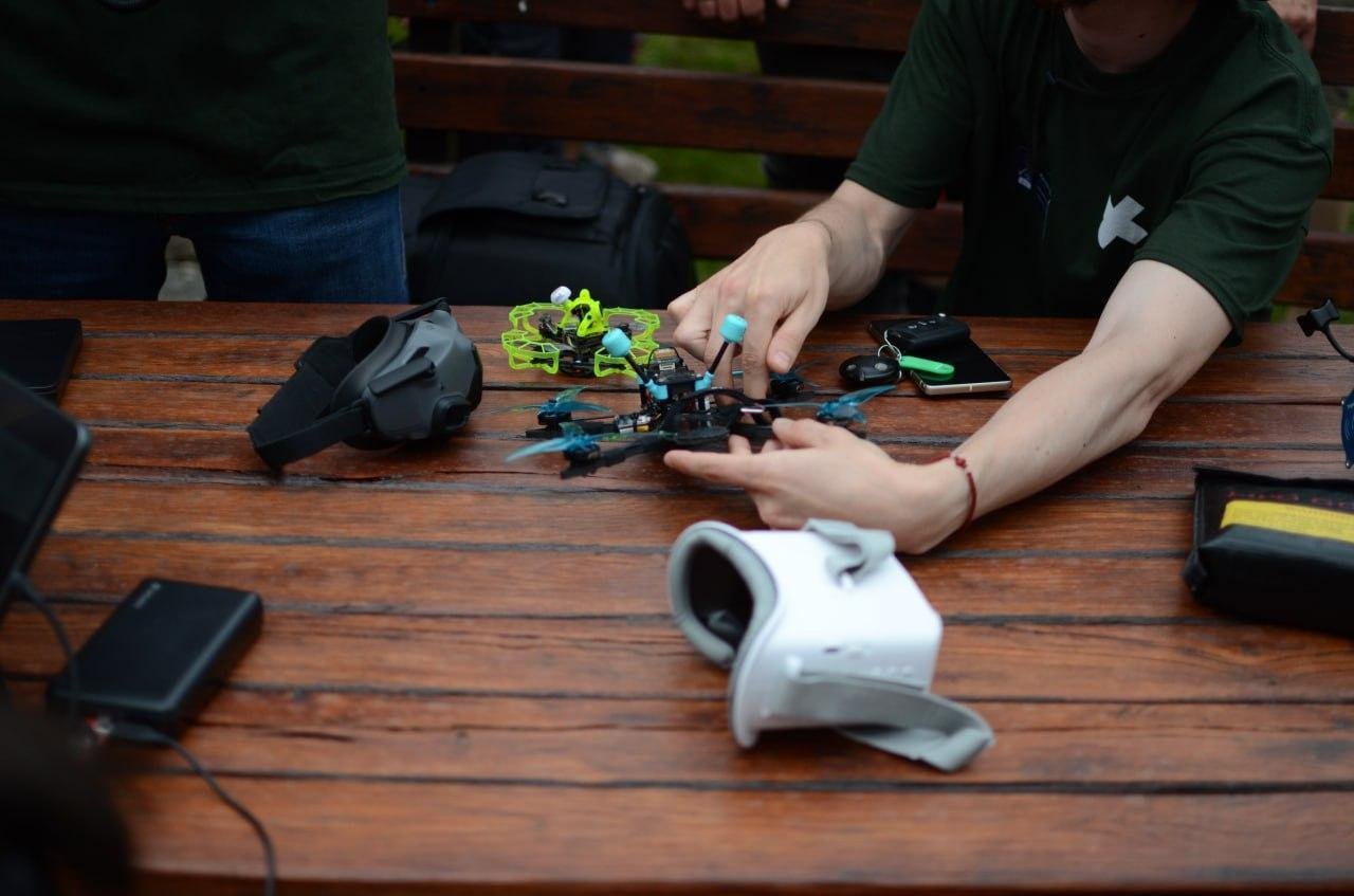 FPV дроны для начинающих. В итоге я один свой даже подарил