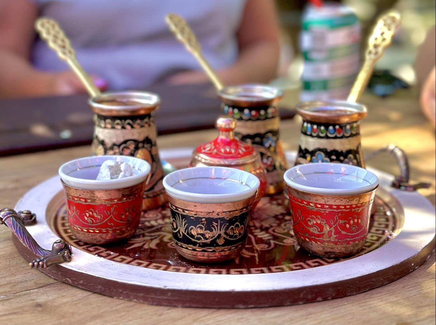 Обязательно насладитесь здесь вкуснейшим боснийским кофе