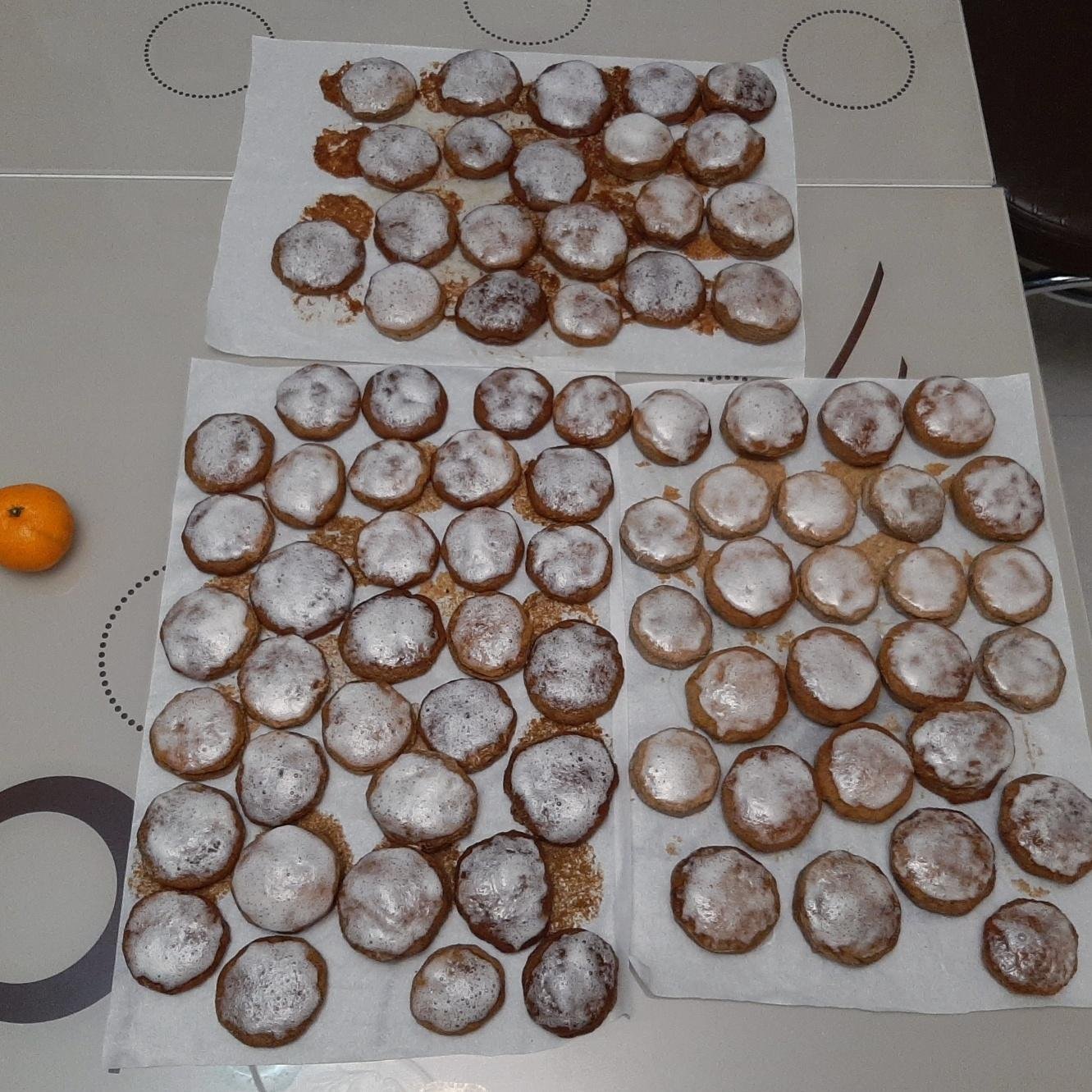 Нас 25 тысяч, и мы идем разбираться, у кого в стране ещё нет новогоднего настроения