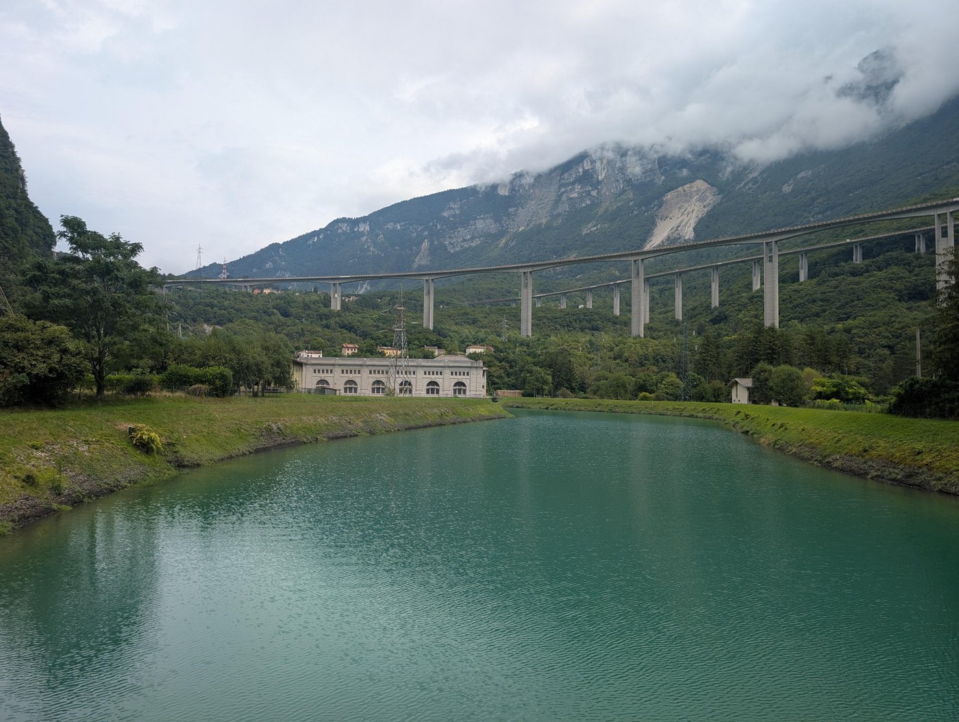 Нечего воде бесплатно течь
