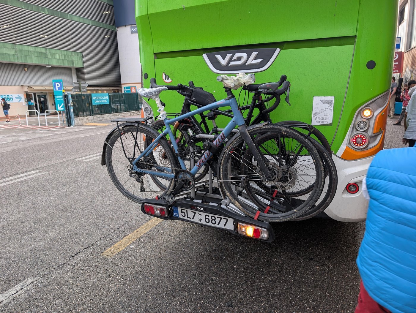 Упаковать руль и седло в пакеты было офигенным решением