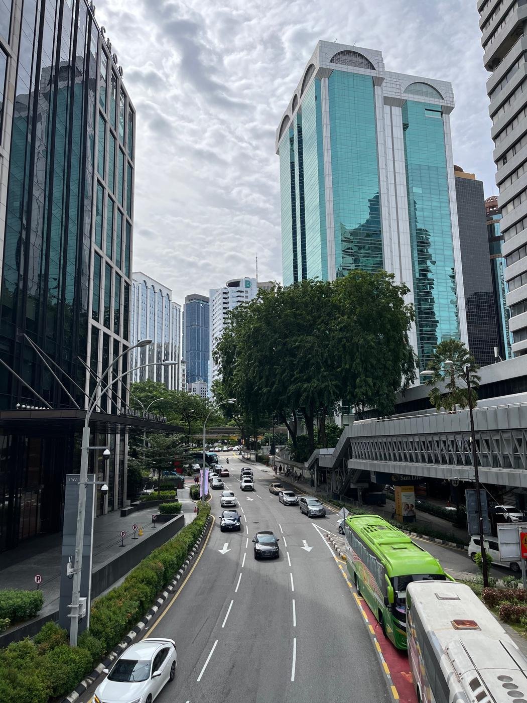 Большой город — значит много работы?