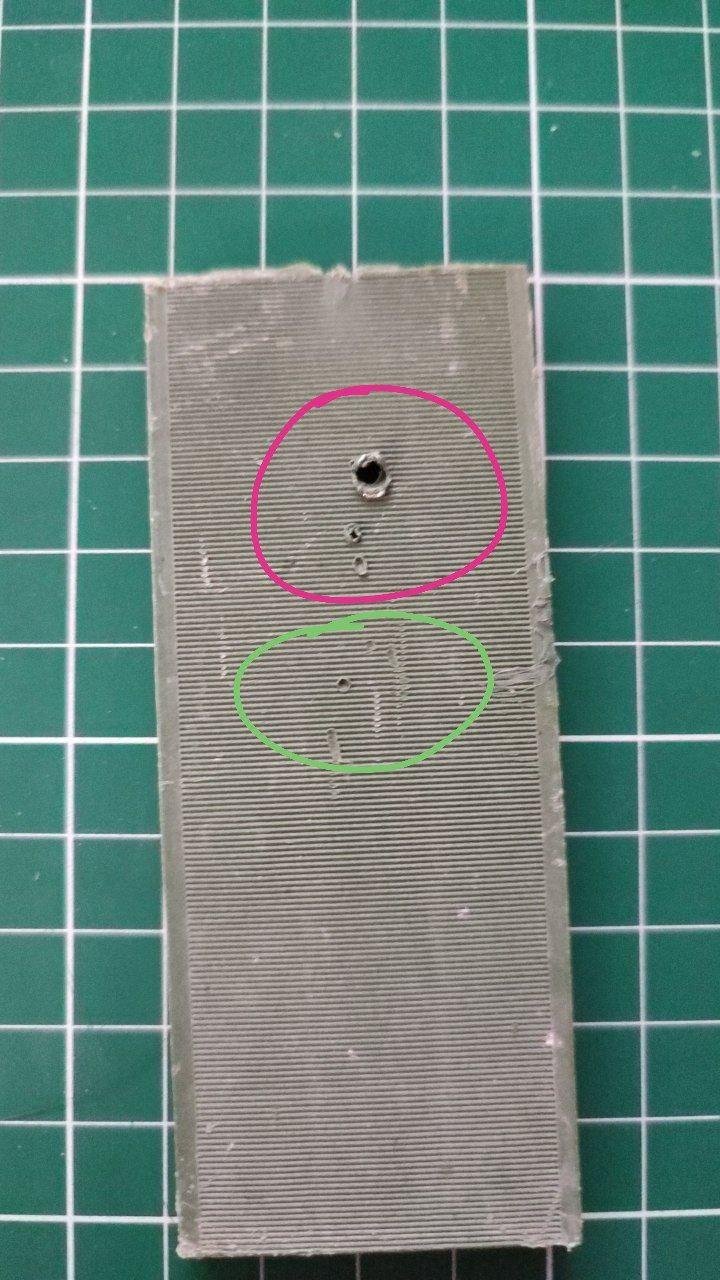 Сверху - проба на 180 градусах, снизу на 150. Это полипропилен! наверное...