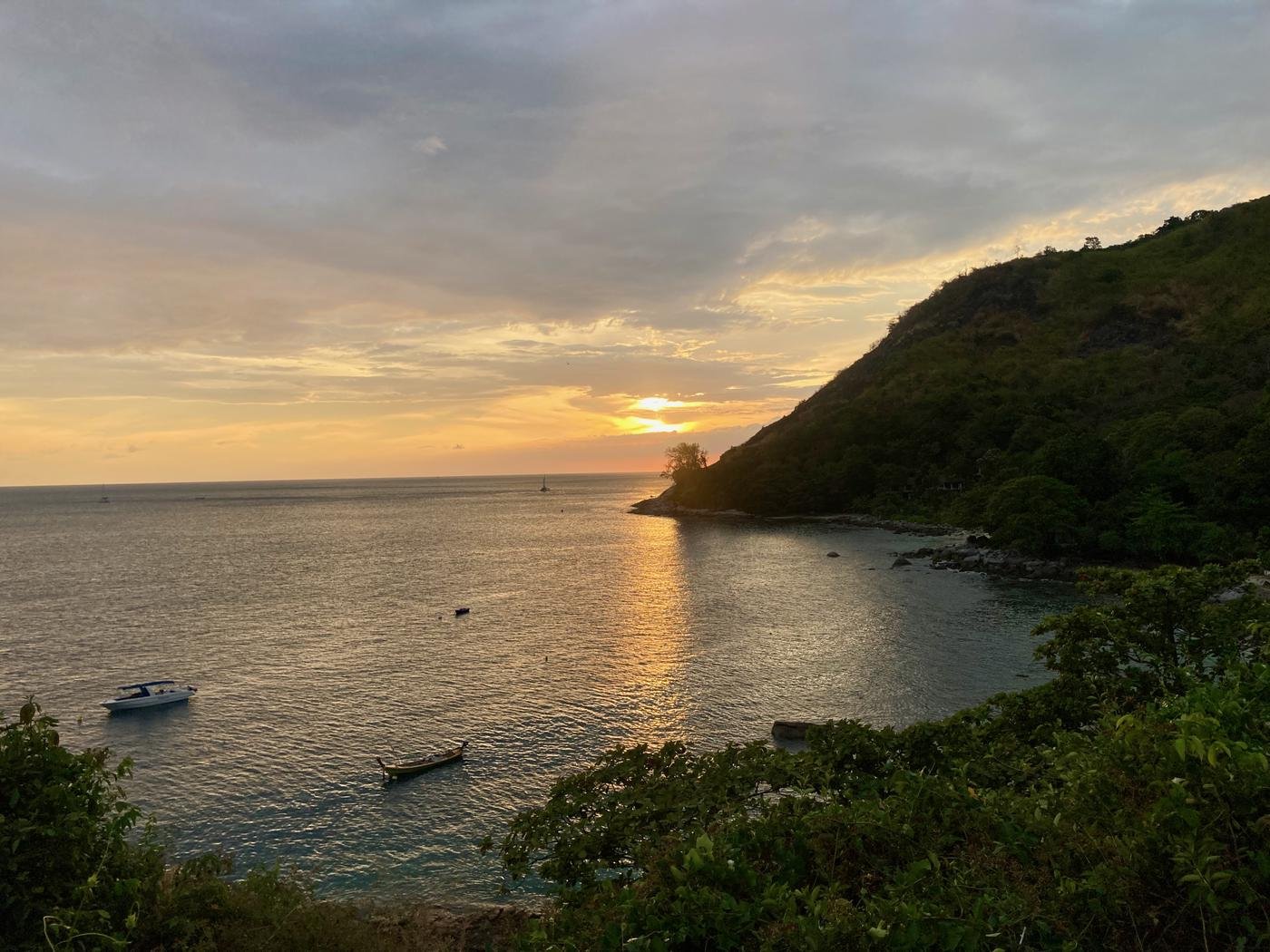 Совсем скоро курс станет супер-выгодным, а я научусь переводам через криптовалюты, открою счёт в банке и верну возможность платить за еду и онлайн