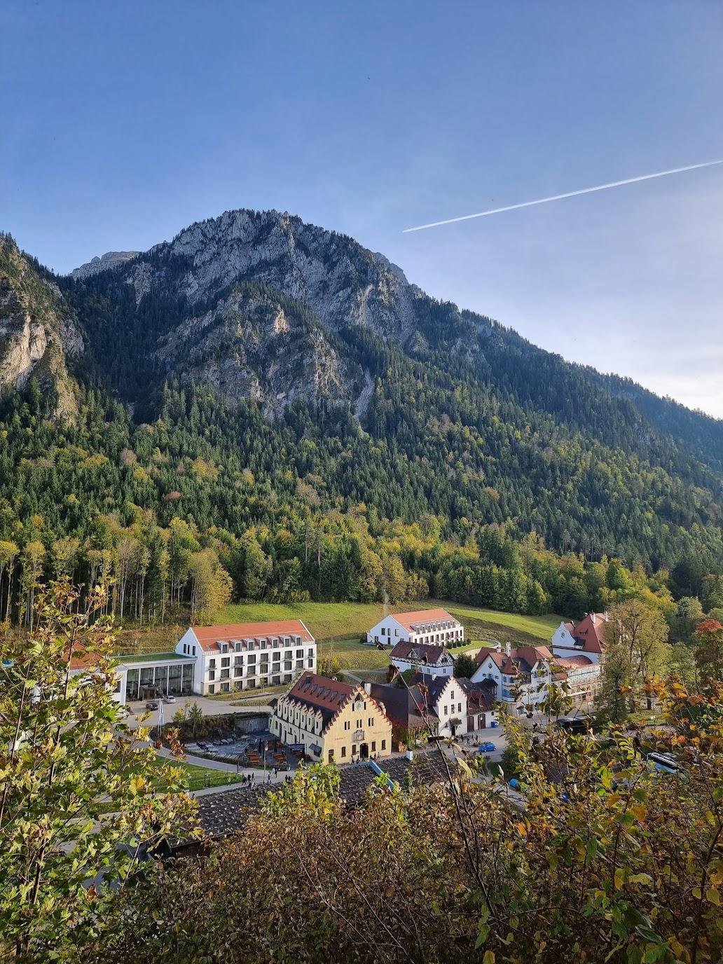 Вид со двора замка