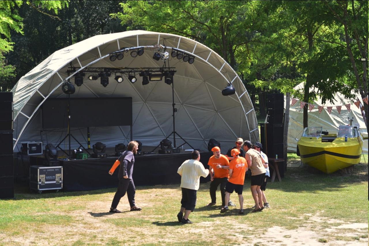 иду поле притоптать