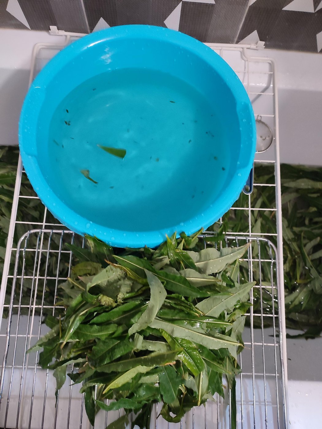 Кладем обтекать на решетку