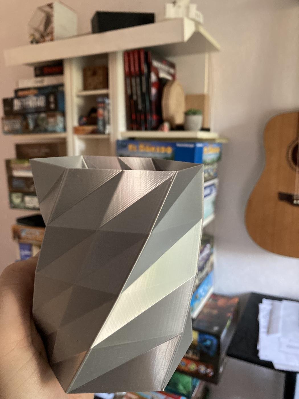 Стакан для канцелярии (на деле хранятся всякие фигруки для игр)