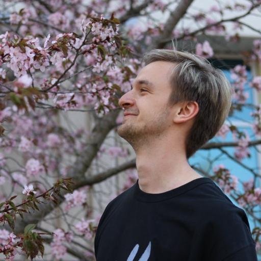 Аватар Влад Начатой