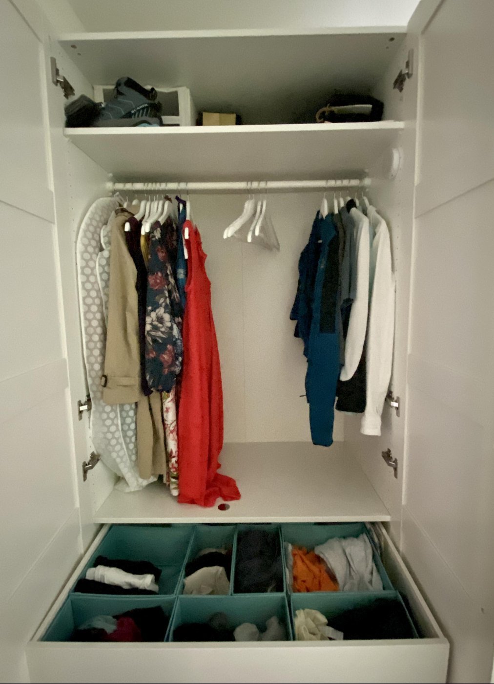 Кроме этого есть второй ящик ниже. На этом все