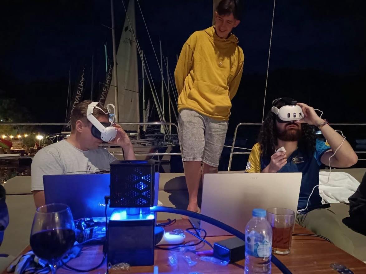 работа в самом разгаре