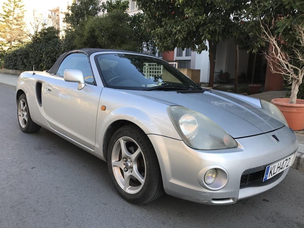 Из электронники там только маленький дисплей с диджитал часами и одометр