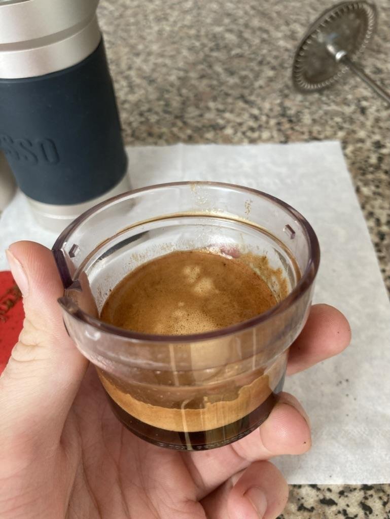 Результат - очень яркий и плотный, но я, честно говоря, не любитель эспрессо как самостоятельного напитка