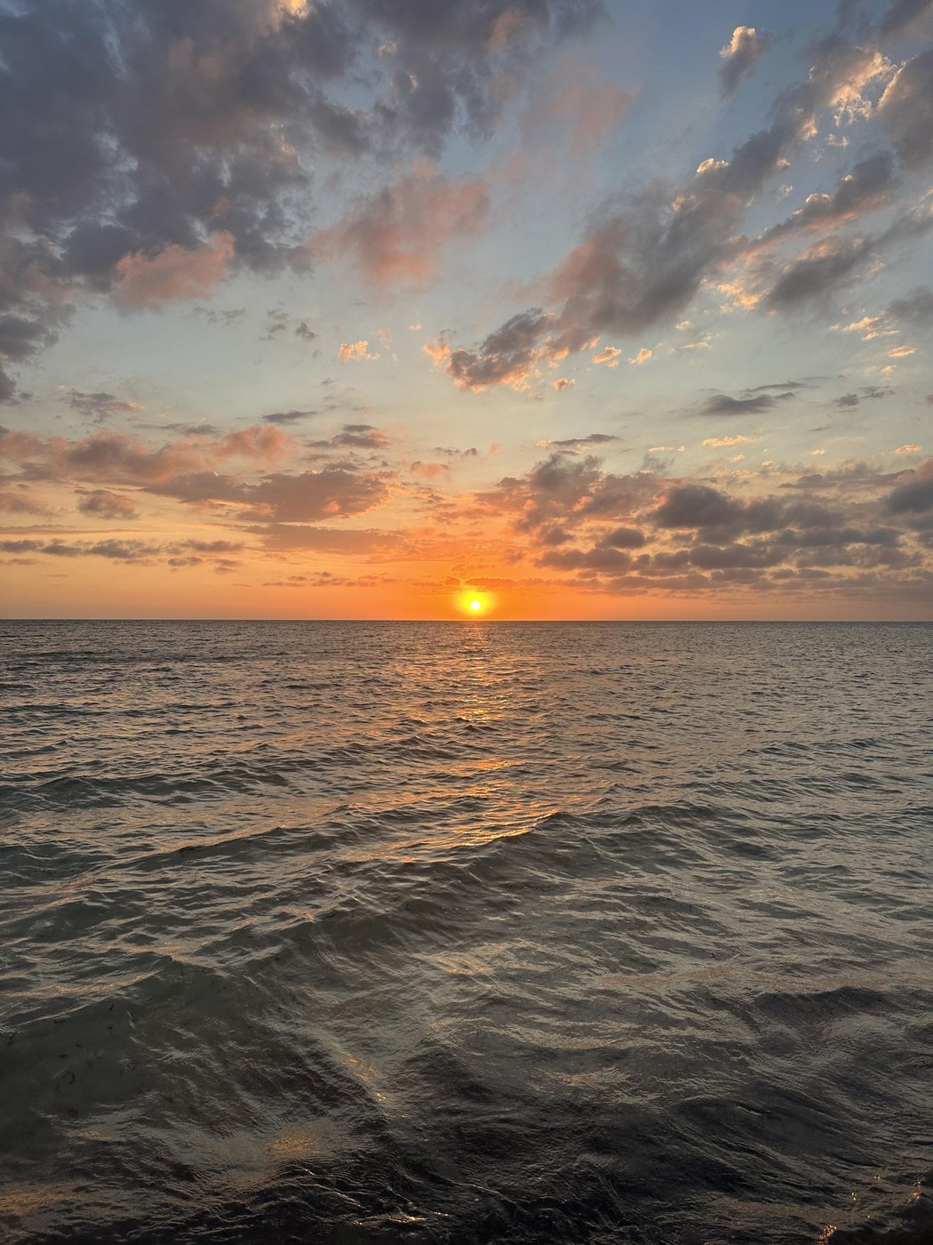 Закаты тут очень красивые