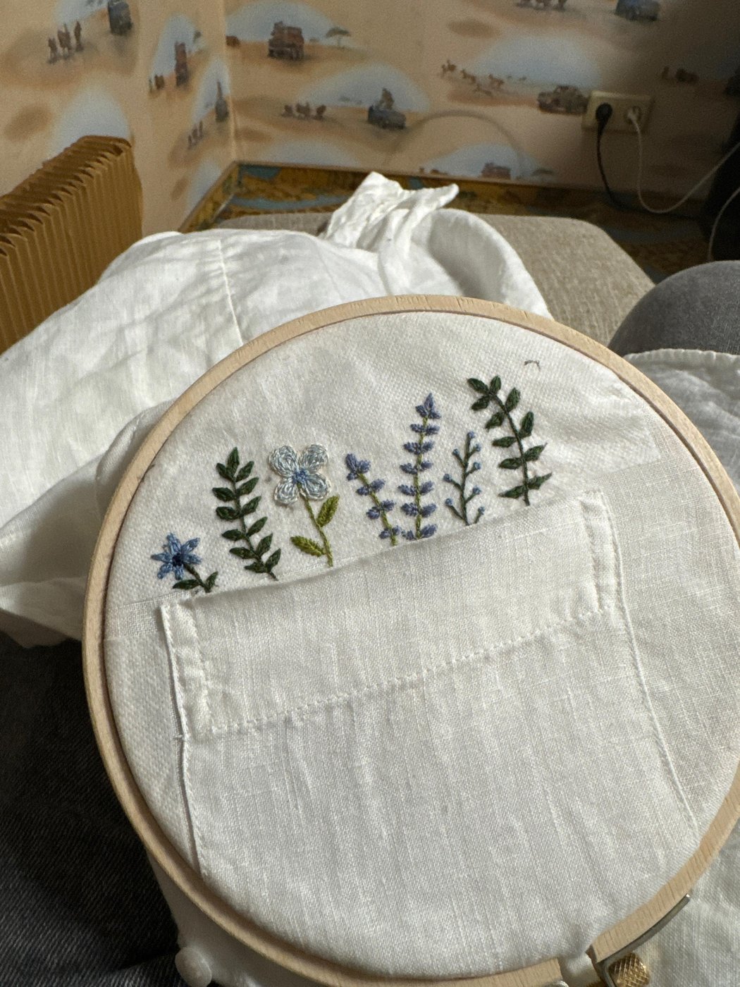 Почти финальная версия: осталось положить ткань в теплую (не горячую, прям еле-еле теплую) воду, чтобы флизелин ушел