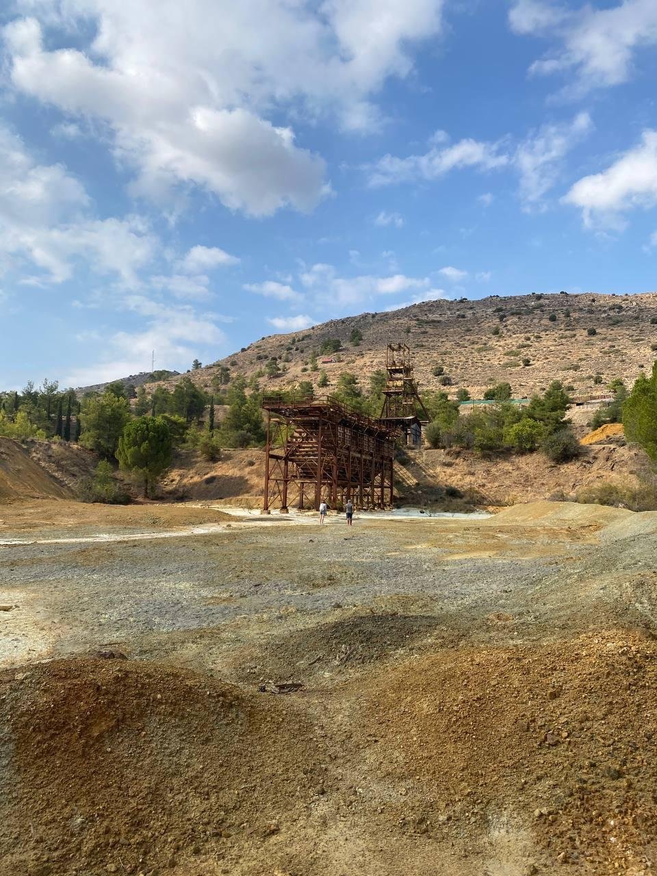 Пахнет химикатами