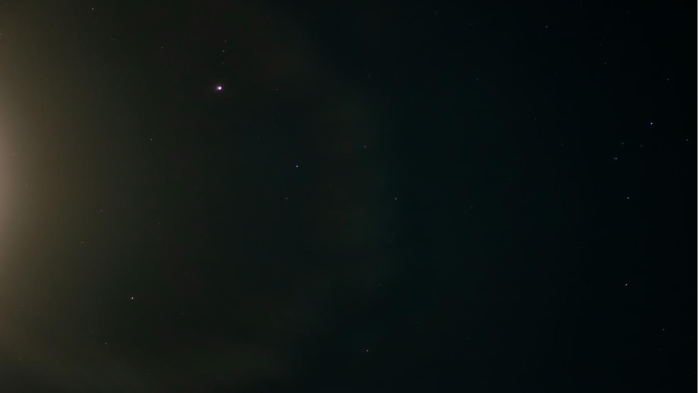 Марс. Красная точка. Не угадал с настройками, к сожалению смазалось.