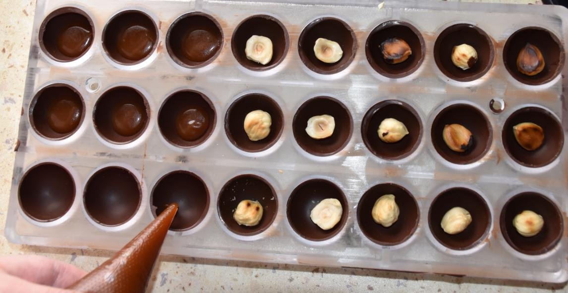 Не пинайте за фундук, так получилось :О 