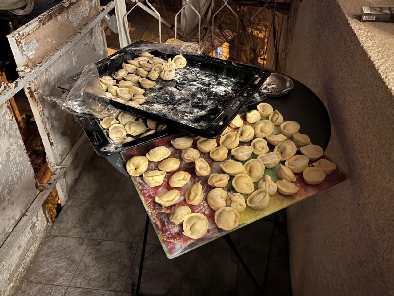 пельмешков побольше